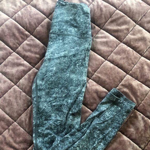 Lululemon leggings - Picture 1 of 4